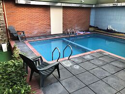 Primacy Hotel