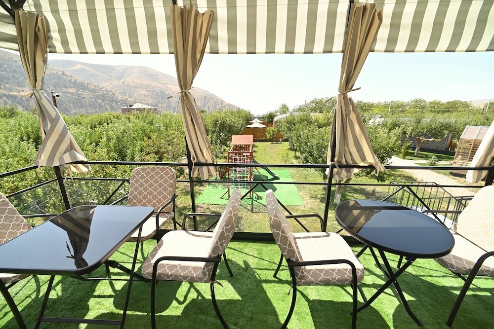 Hidden Garden Resort