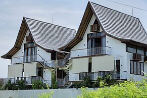 Treetop Villas