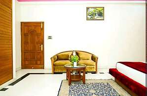 Hotel Awadh Inn