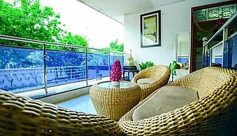 Hotel Awadh Inn