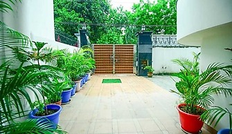 Hotel Awadh Inn