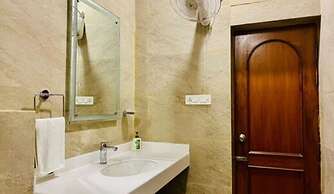 Hotel Awadh Inn