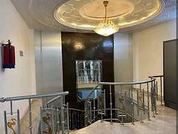 Hotel Awadh Inn