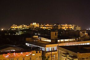 Hotel Garh Meera
