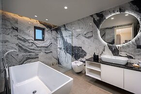 Monarco Executive Rooms
