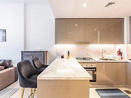 Luxury Meydan Escape Condo with City View