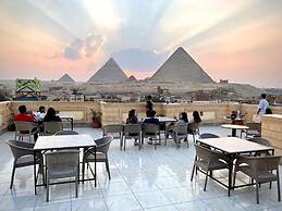 Moses Pyramids Inn
