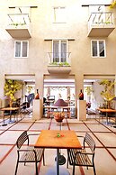 KoenoKoeni Boutique Hotel