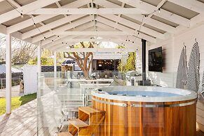 Bella s Cottage Spa Sauna Large Groups
