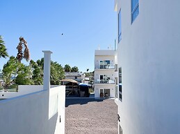 BAJA MIA SUITES AND TOURS