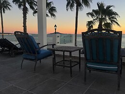 BAJA MIA SUITES AND TOURS