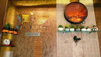 Moon High Stay