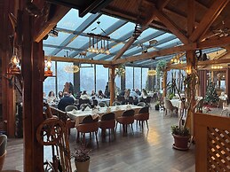 Antika Hotel