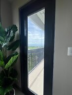 One Manchester Place Exec. 1BR