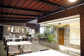 Sun Shine Hotel