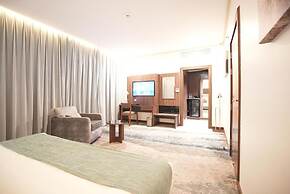 White Diamond Hotel Sari