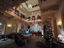 Trenython Manor Resort
