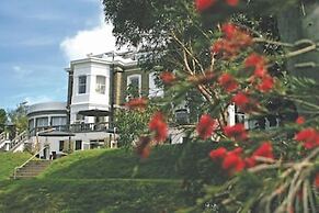 Trenython Manor Resort