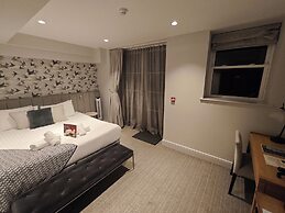 Trenython Manor Resort