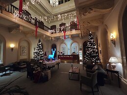 Trenython Manor Resort