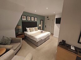 Trenython Manor Resort