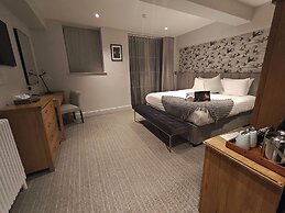 Trenython Manor Resort