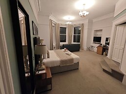 Trenython Manor Resort