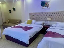Pyramids Live View Hotel