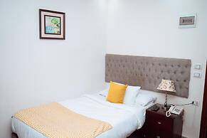 Pyramids Live View Hotel