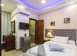 Pyramids Live View Hotel