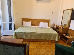 Downtown Apartments and Suites