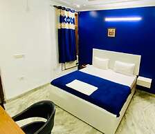 Goroomgo White Elephant Inn Noida