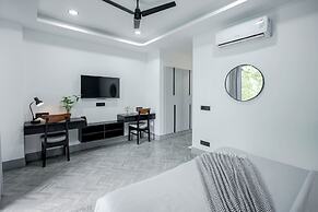 BedChambers Serviced Apartment, Golf Course, Gurgaon
