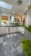 Beautiful 4 Bed House in Sheffield