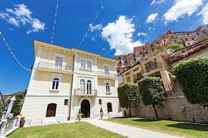 Palazzo Vittoli - Iside & Delia