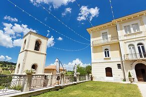 Palazzo Vittoli - Iside & Delia