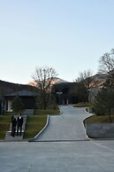 Mounthree