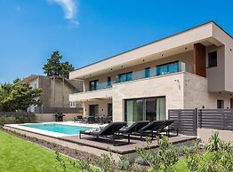 Villa Prima Lux