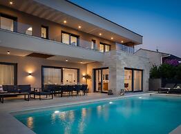 Villa Prima Lux