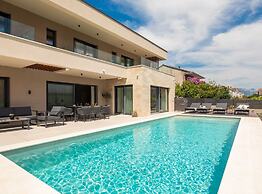 Villa Prima Lux