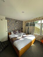 Heritage Rose Inn