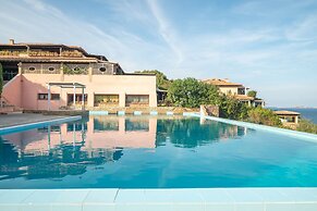 Giotto In Sardegna With Shared Pool