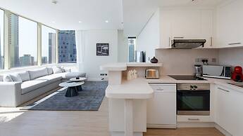 Pristine Difc 2BR w Pool Gym