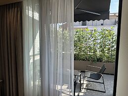 Smart and Simple Hotel Karakoy