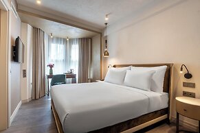 Smart and Simple Hotel Karakoy