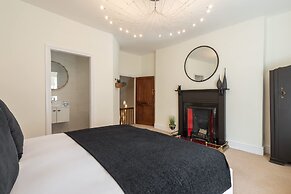 Host Stay Yule House
