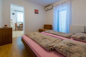 Apartments Tomica