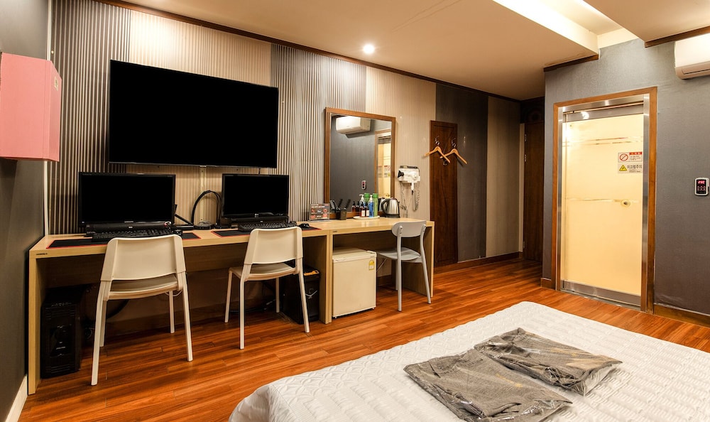CLIO MOTEL