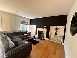 NEW 2 Bedroom Spacious Flat